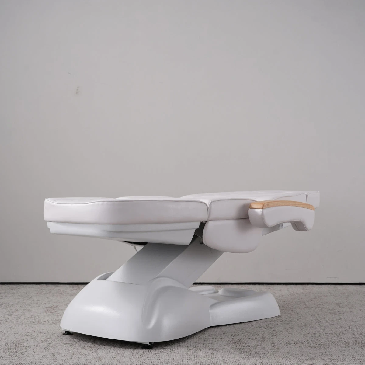 Manufakturo Grace Electric Beauty Bed - 3 Motors Olive(Manufakturo Grace Electric Beauty Bed 3 Motors Olive) 6 Manufakturo Grace Electric Beauty Bed - 3 Motors Olive(Manufakturo Grace Electric Beauty Bed 3 Motors Olive) - Image 4