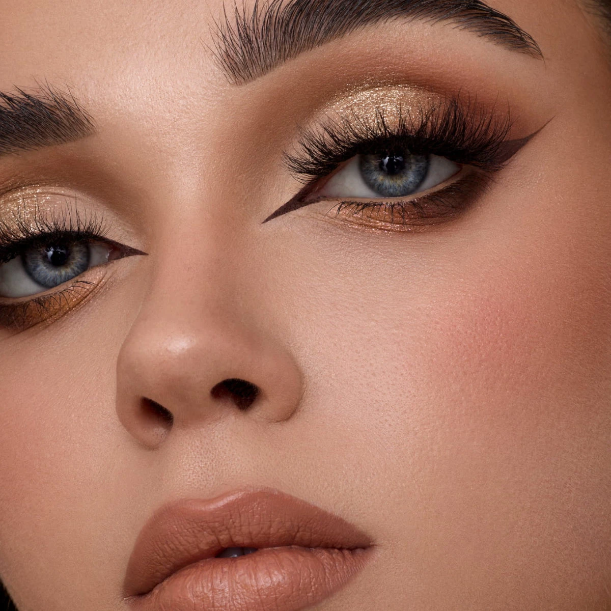 Affect Classic Novel Mini Eyeshadow Palette(Affect Classic Novel Mini Eyeshadow Palette) 5 Affect Classic Novel Mini Eyeshadow Palette(Affect Classic Novel Mini Eyeshadow Palette) - Image 3