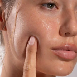 Bielenda Glaze & Glow Moisturizing Brightening Ceramic Serum Glazed Skin Effect(Bielenda Glaze Glow Moisturizing Brightening Ceramic Serum Glazed Skin Effect) -Roxie Cosmetics Shop bielenda glaze glow ceramic face serum moisturizing brightening glazed skin 30ml