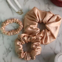 Roxie Collection Luxe 100% Mulberry Silk 30 Momme Scrunchie Beige(Roxie Collection Luxe 100 Mulberry Silk 30 Momme Scrunchie Beige)