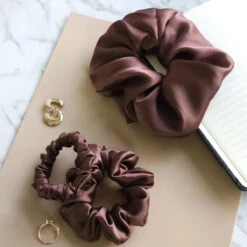 Roxie Collection Luxe 100% Mulberry Silk 30 Momme Scrunchie Chocolate Brown(Roxie Collection Luxe 100 Mulberry Silk 30 Momme Scrunchie Brown) -Roxie Cosmetics Shop roxie silk scrunchie chocolate brown shown3