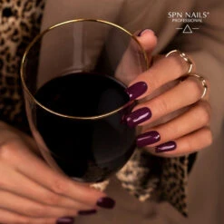 SPN Nails UV/LED Gel Polish 979 Bestie(Spn Nails Uv Led Gel Polish 979 Bestie) -Roxie Cosmetics Shop spn uv led hybrid gel nail polish 979 bestier red nail 8ml nail styling